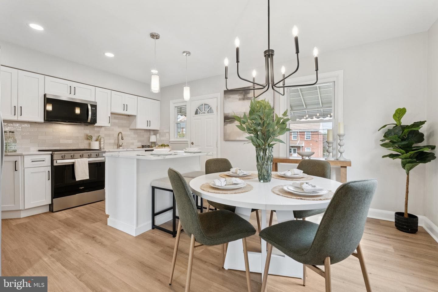 1014 Upnor Road photo 4