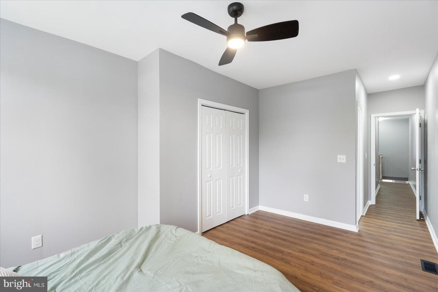 2924 Winchester Street photo 30