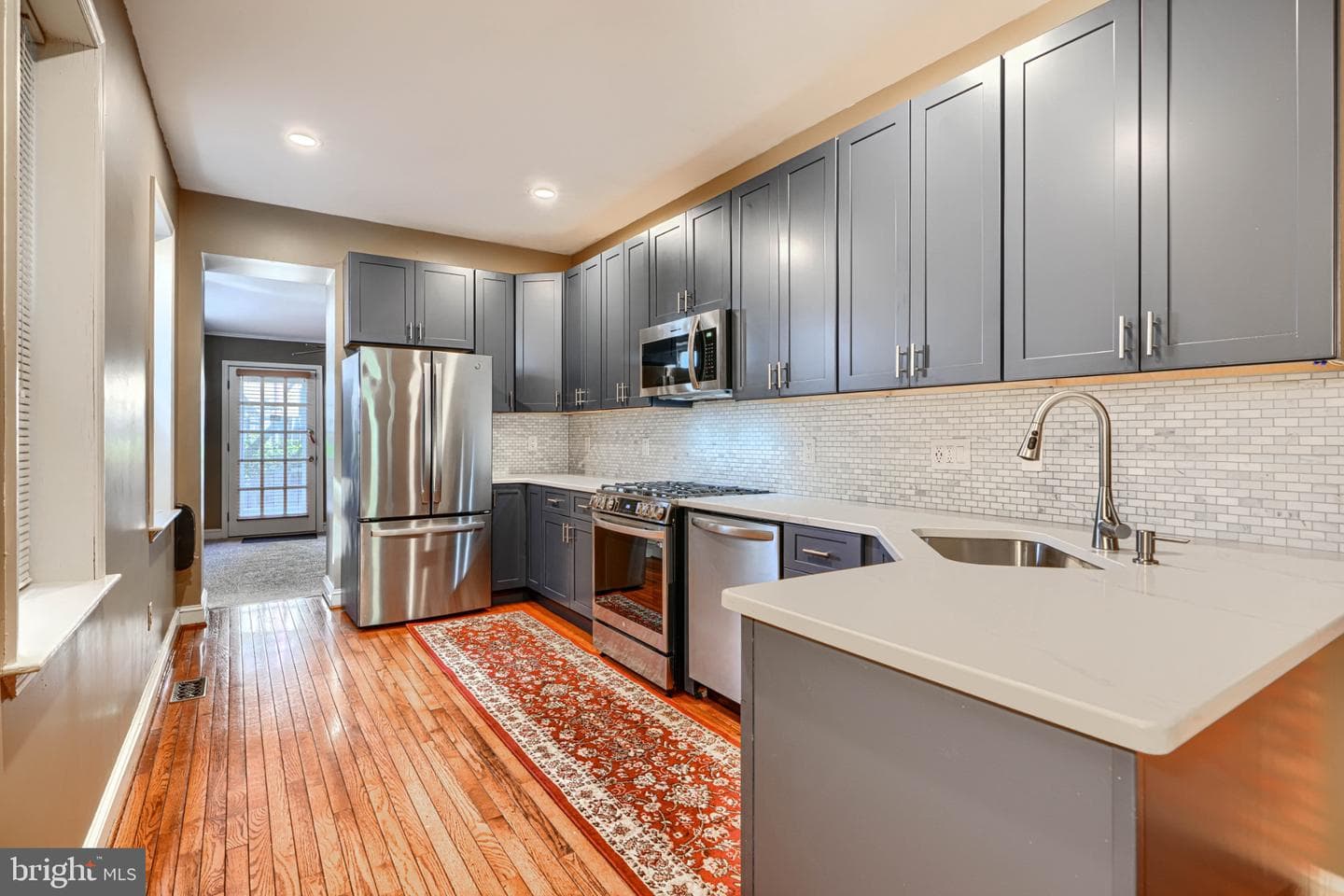 1025 S Hanover Street photo 10