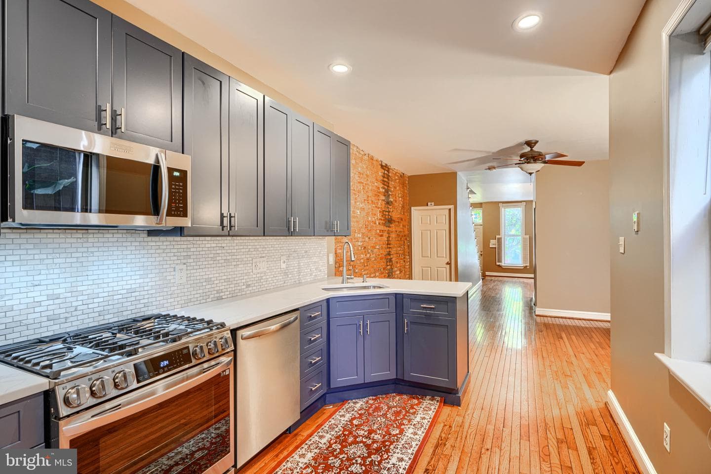 1025 S Hanover Street photo 14