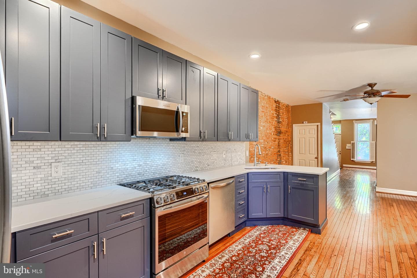 1025 S Hanover Street photo 15
