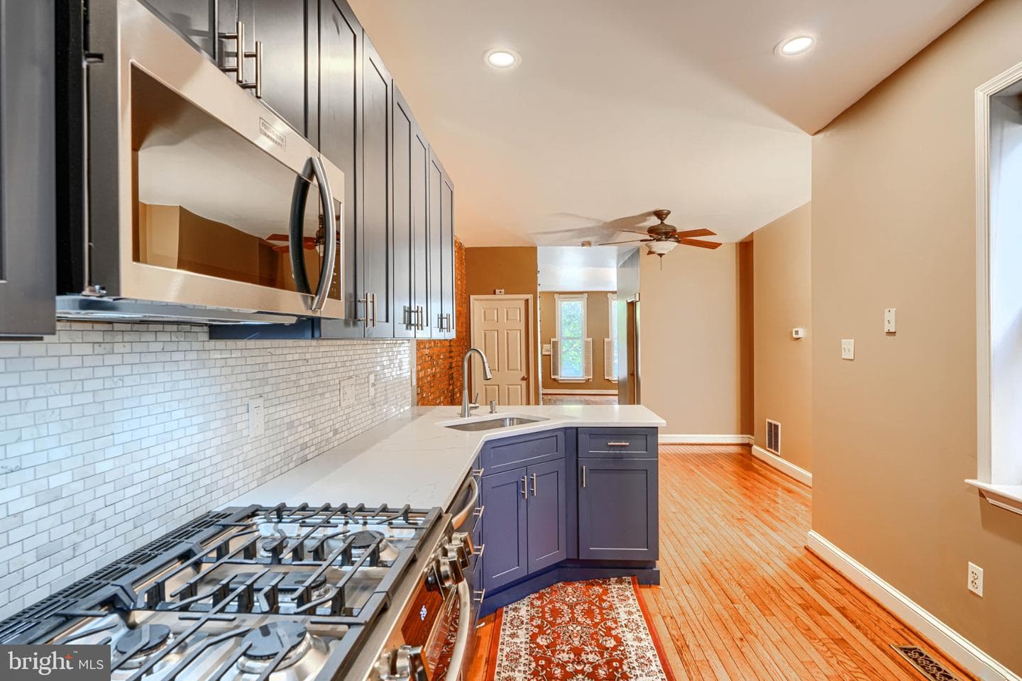 1025 S Hanover Street photo 16