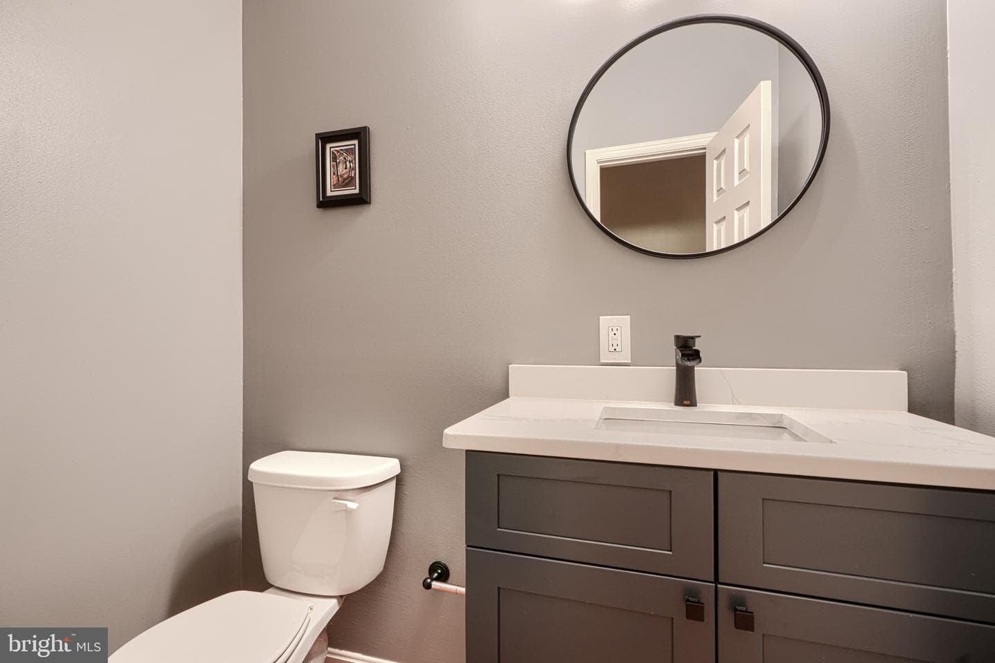 1025 S Hanover Street photo 20