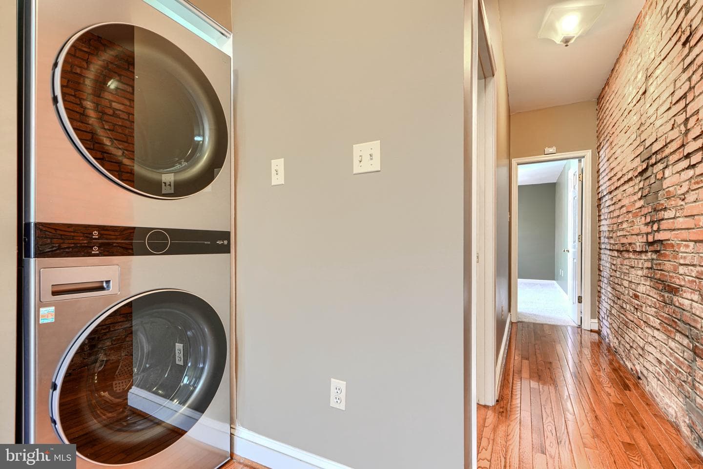1025 S Hanover Street photo 23