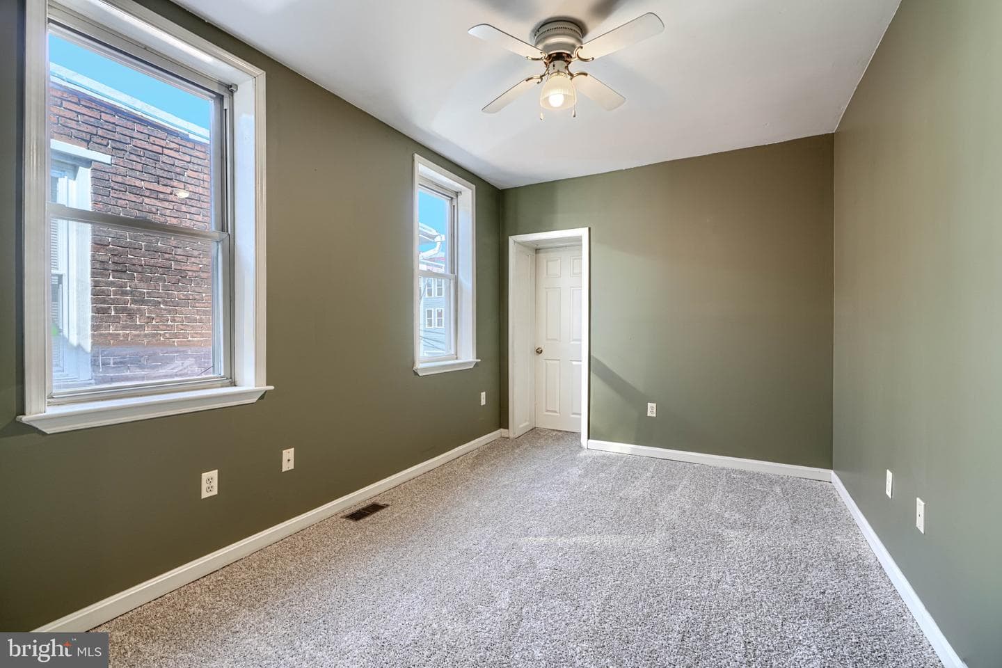 1025 S Hanover Street photo 28