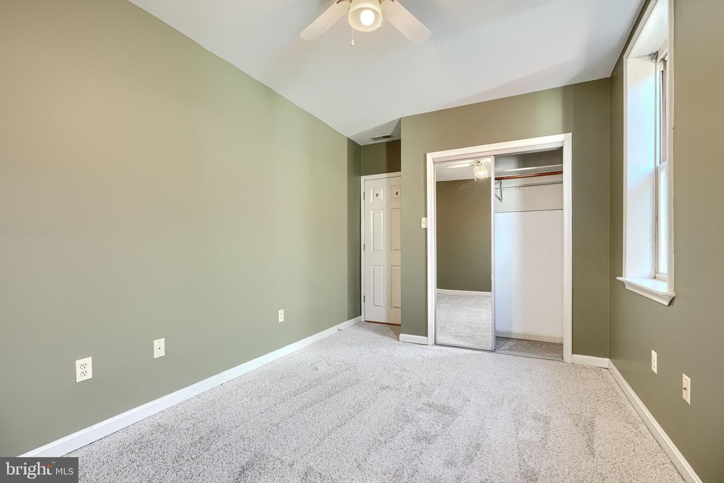 1025 S Hanover Street photo 31