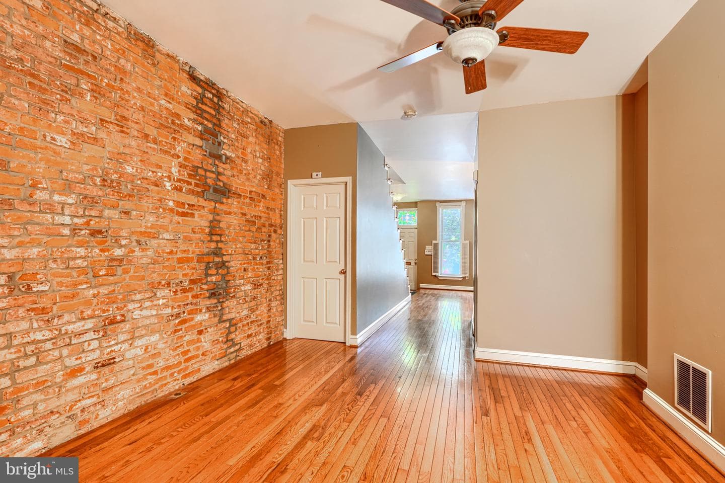 1025 S Hanover Street photo 9