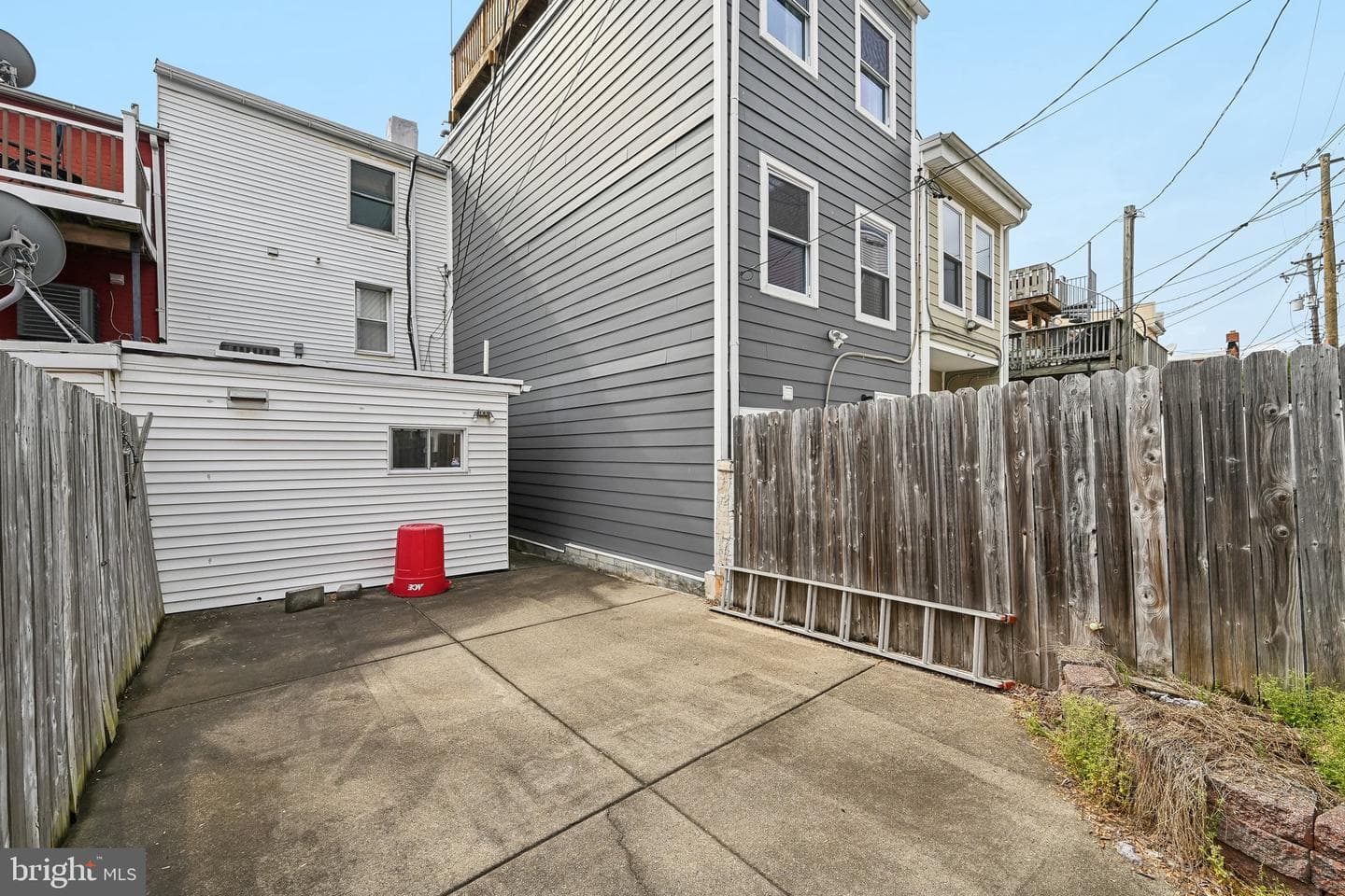 935 S Kenwood Avenue photo 29