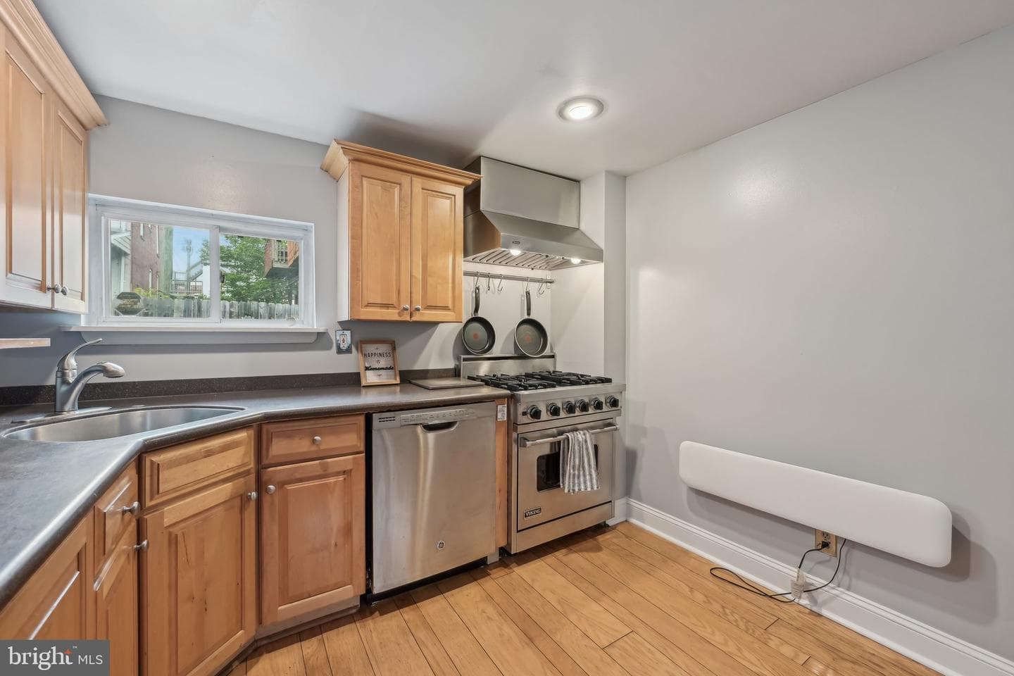 935 S Kenwood Avenue photo 8