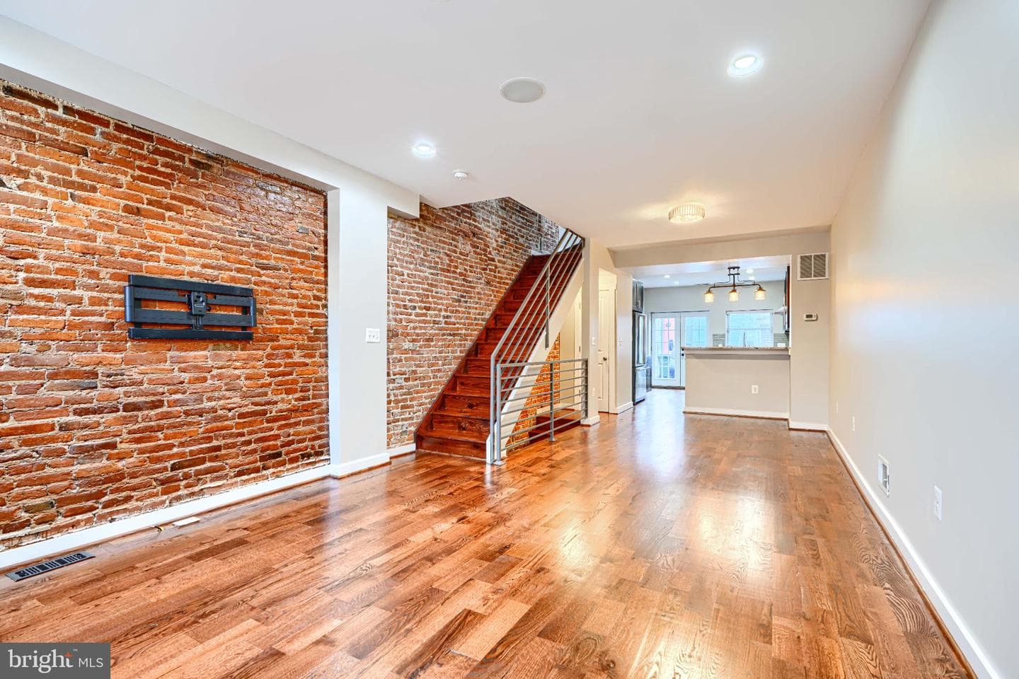 1246 Hull Street photo 5