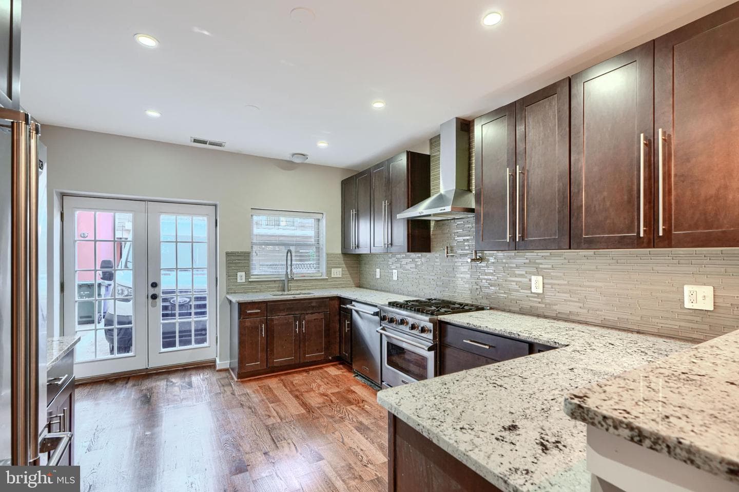 1246 Hull Street photo 9
