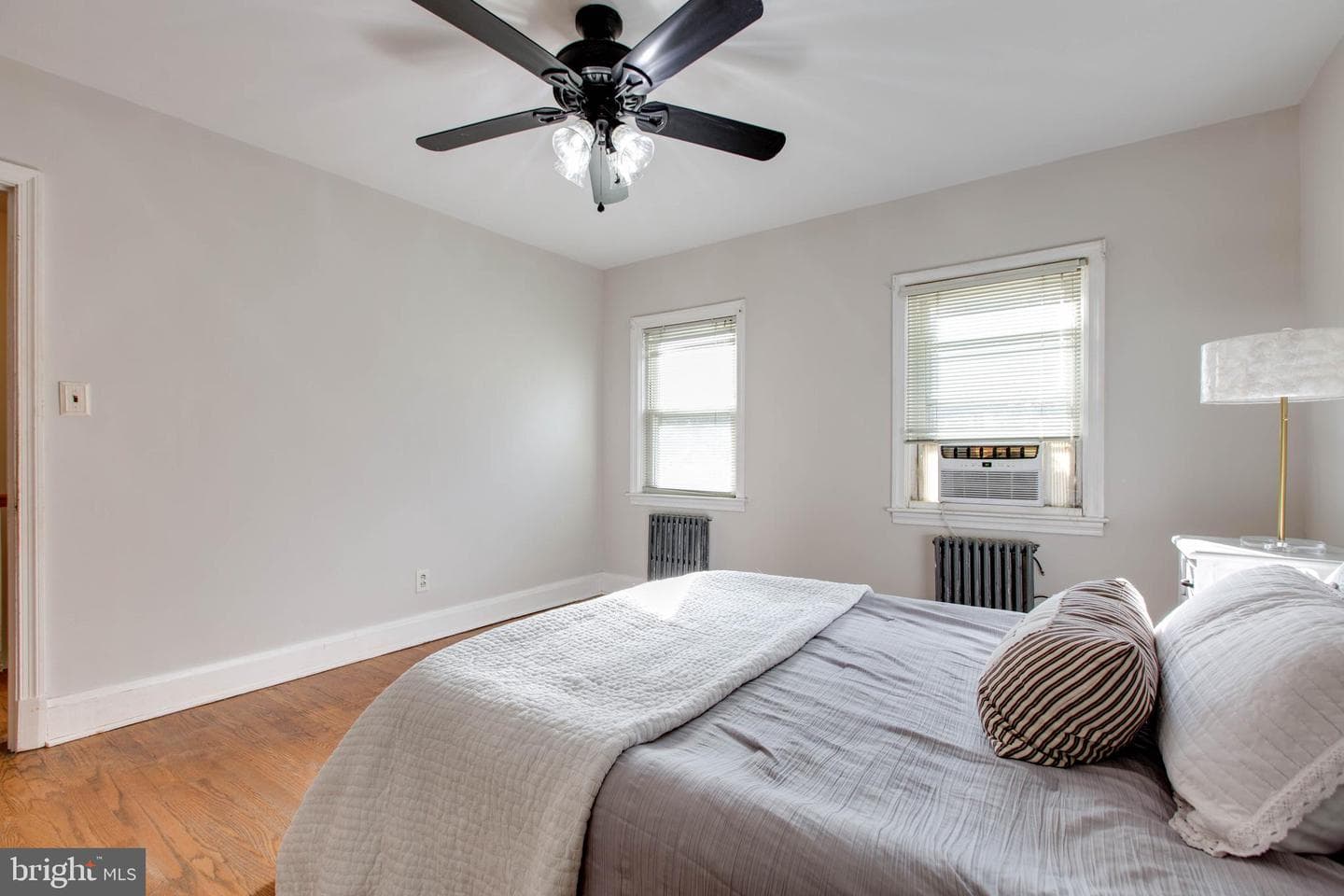5506 Frederick Avenue photo 20