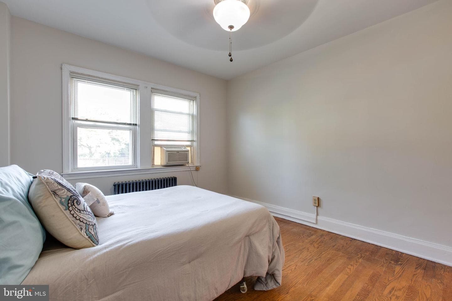 5506 Frederick Avenue photo 25