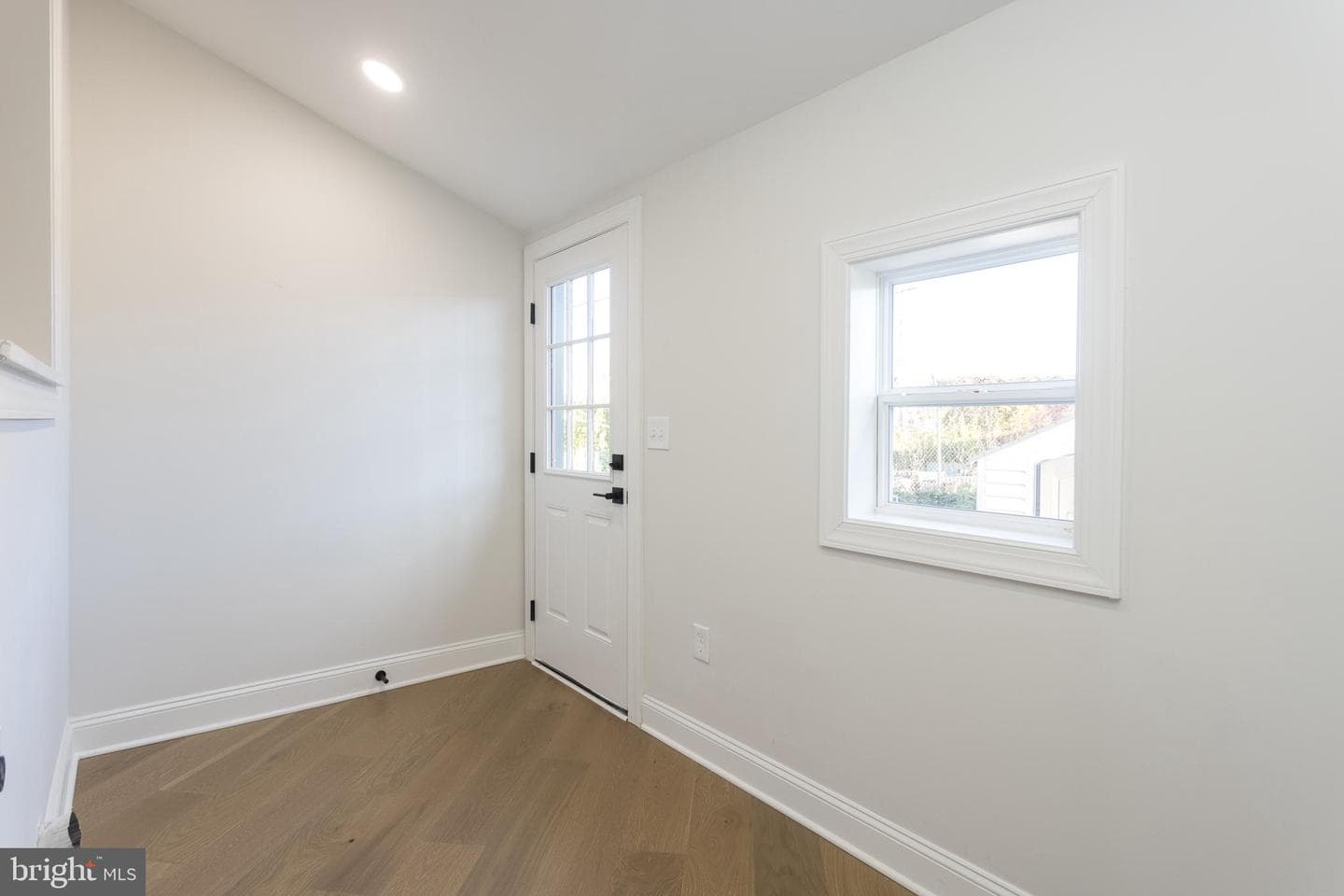 509 W 27th Street photo 14