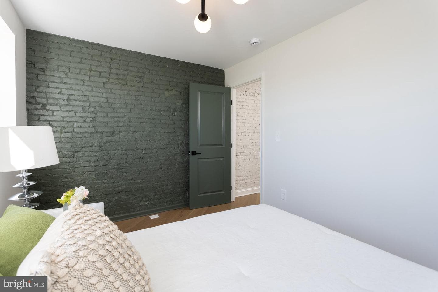 509 W 27th Street photo 17