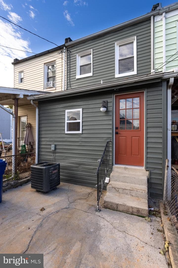 509 W 27th Street photo 34