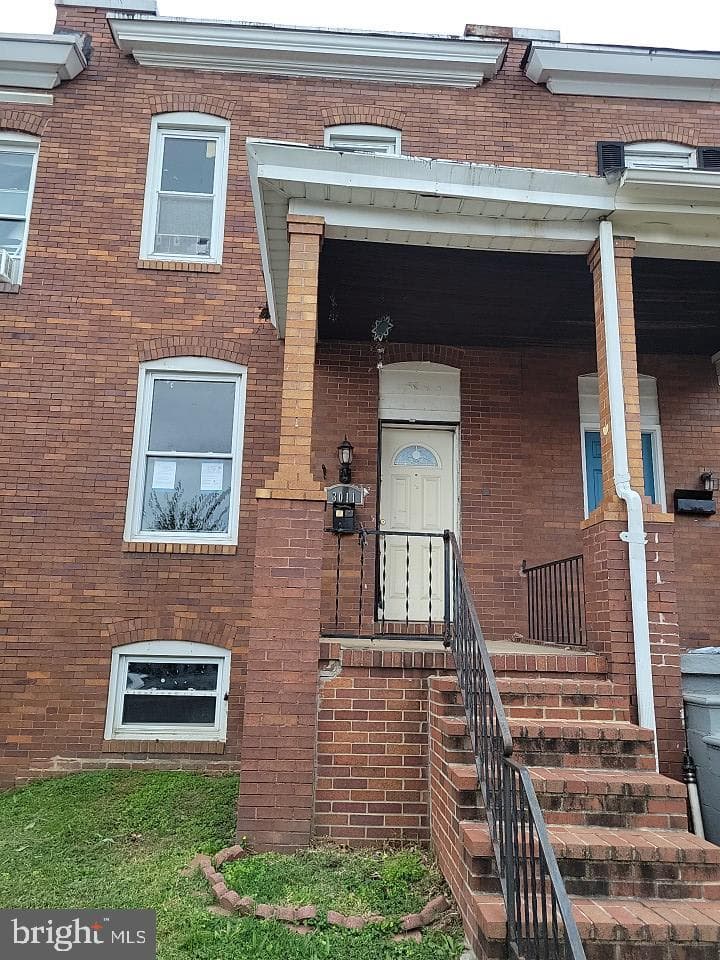 3011 Kenyon Avenue photo 1