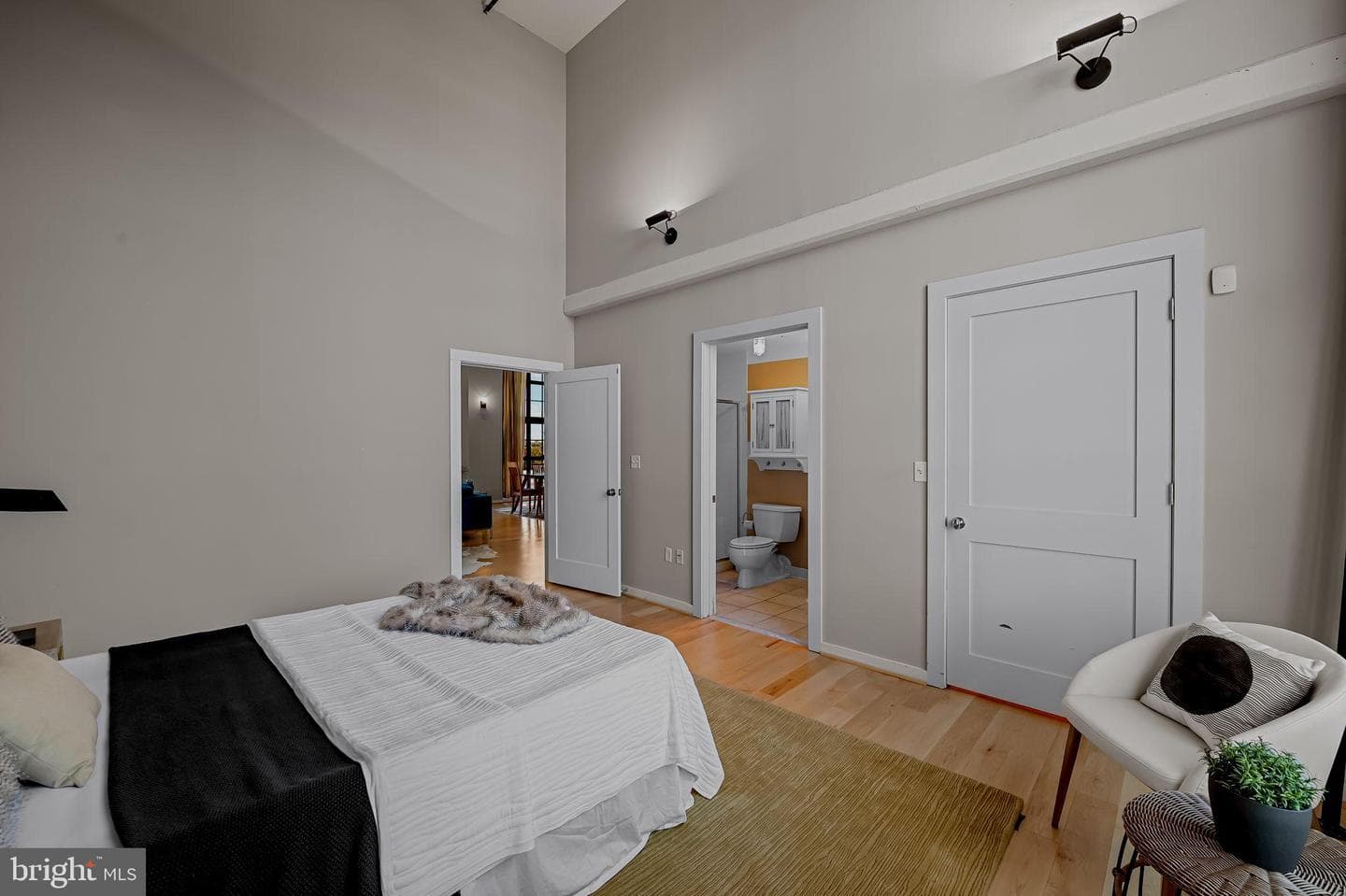 1220 Bank Street #407 photo 26
