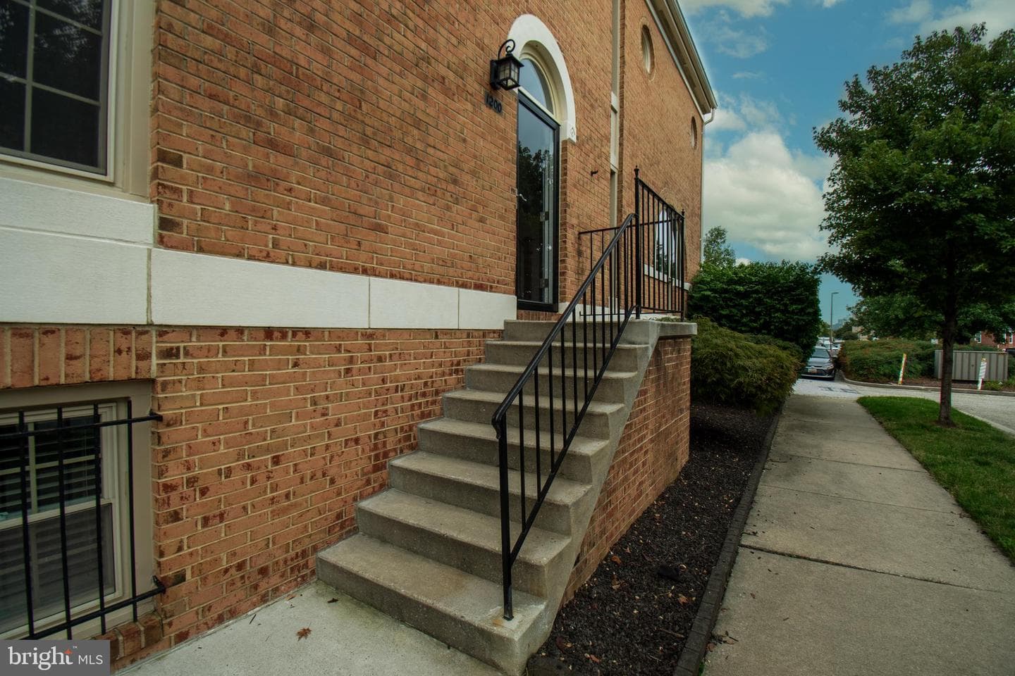 1200 S Kenwood Avenue photo 2
