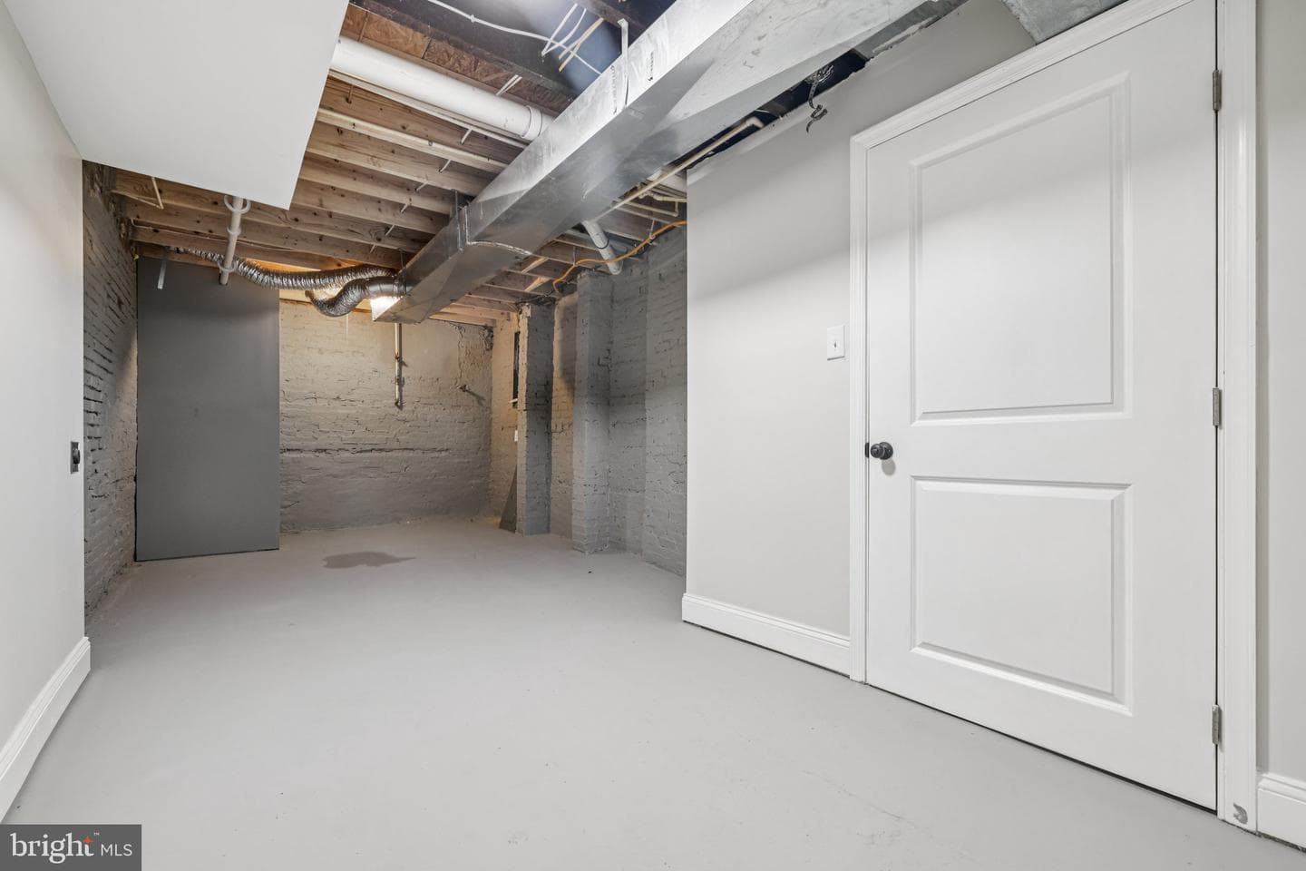 1610 N Bond Street photo 25