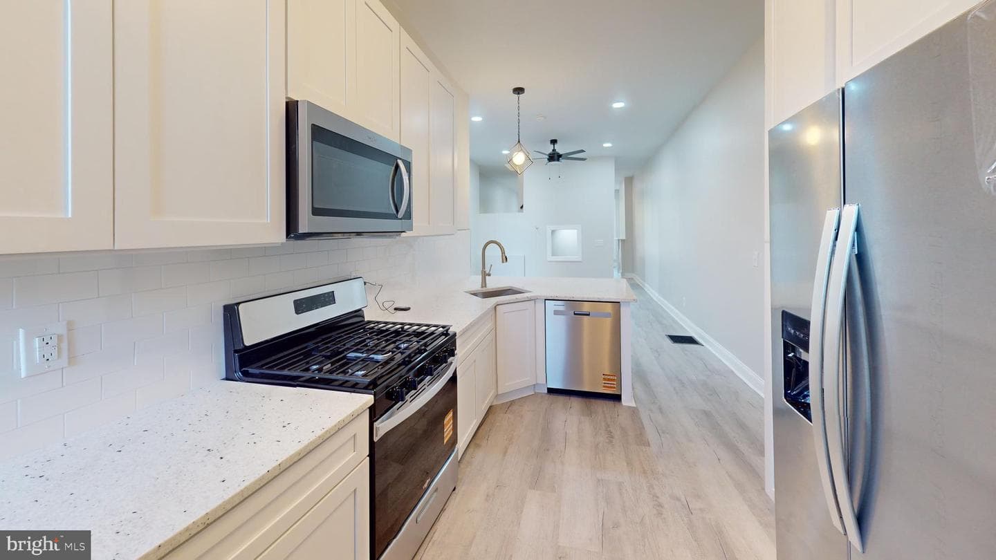1610 N Bond Street photo 9