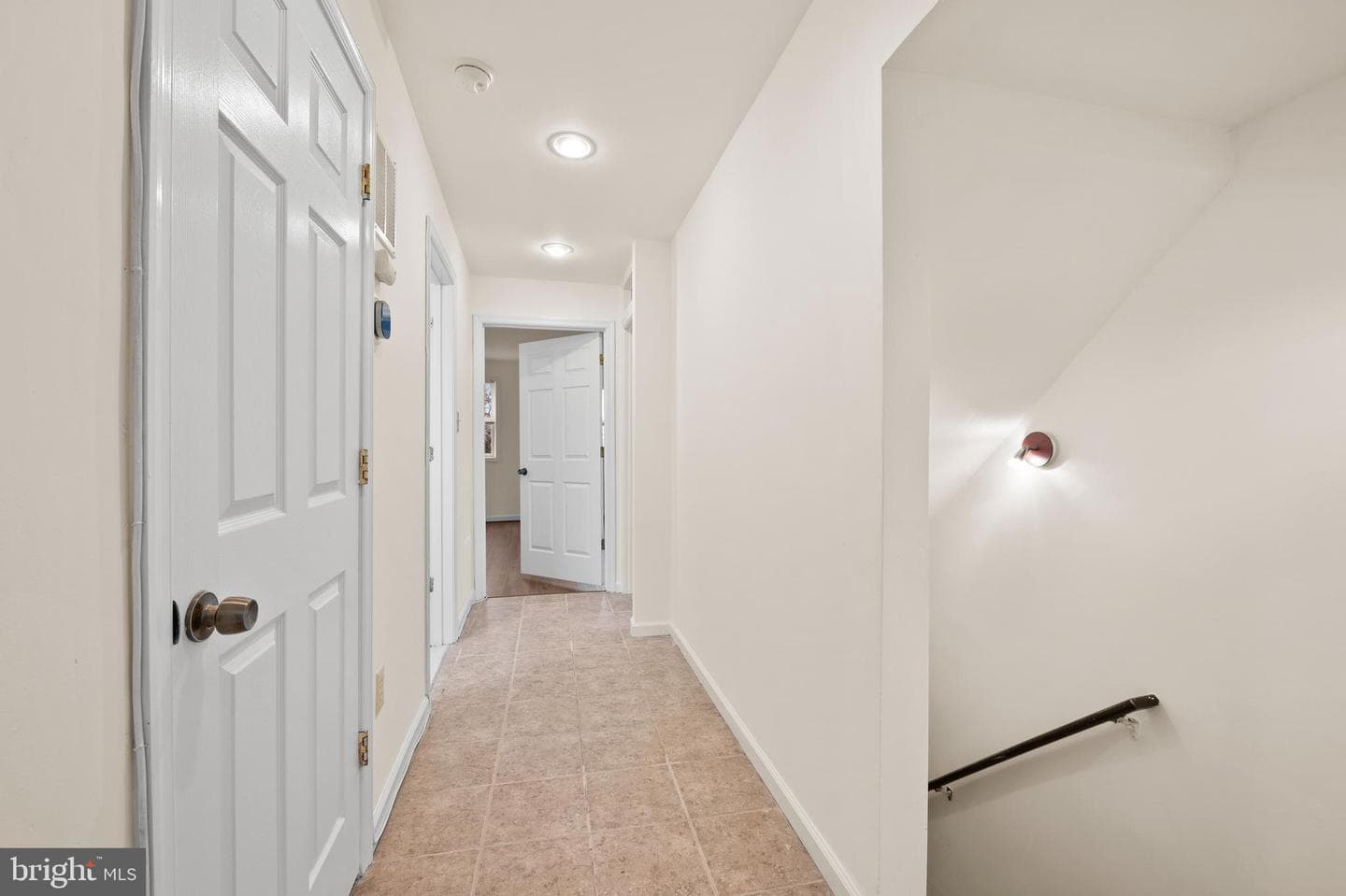 901 W Barre Street photo 20