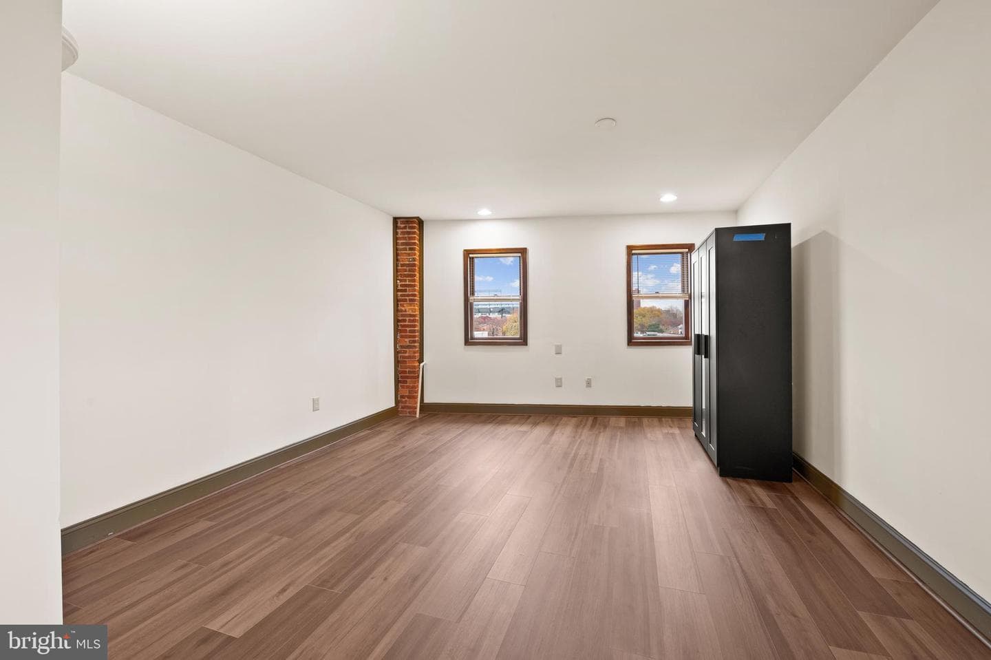 901 W Barre Street photo 29