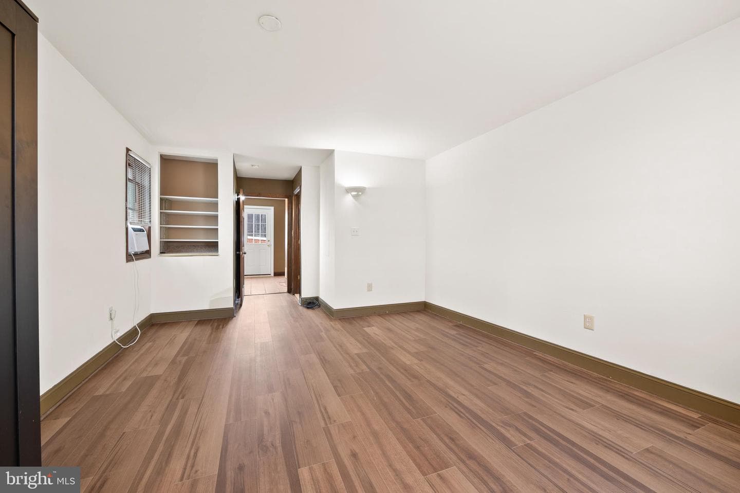 901 W Barre Street photo 31