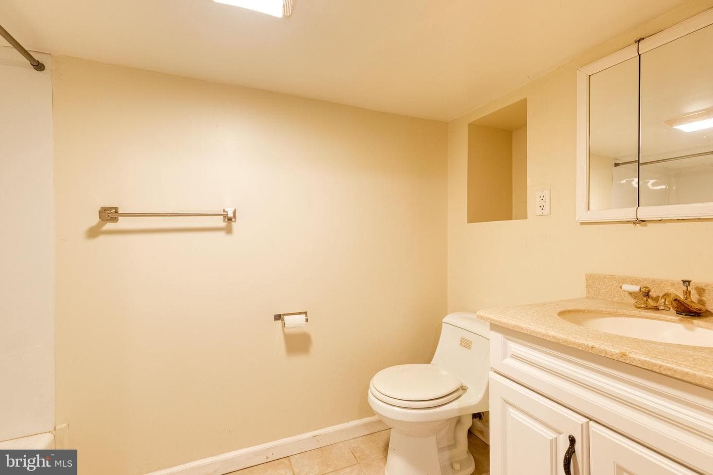 46 E Fort Avenue photo 19