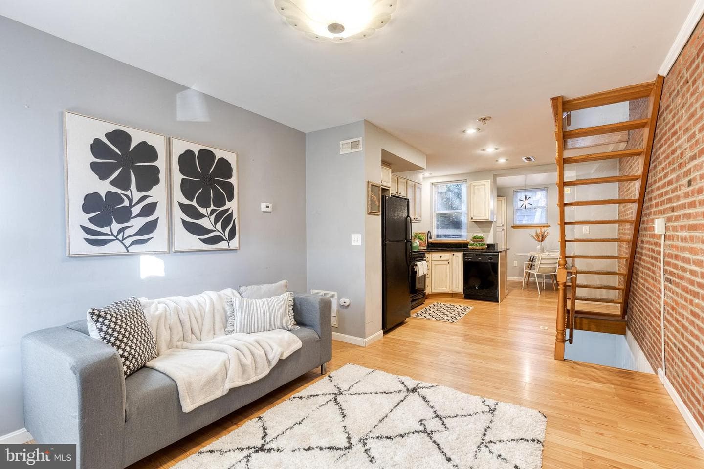 46 E Fort Avenue photo 2