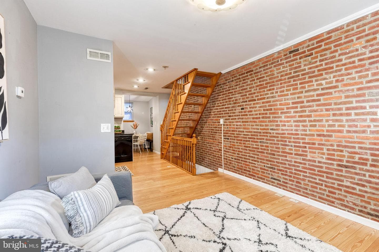 46 E Fort Avenue photo 3