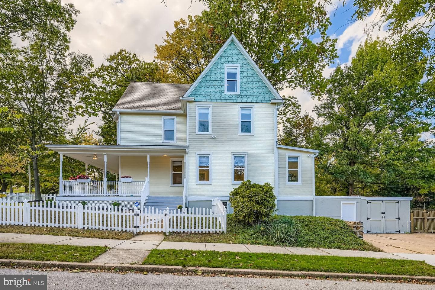 2316 Erdman Avenue photo 4