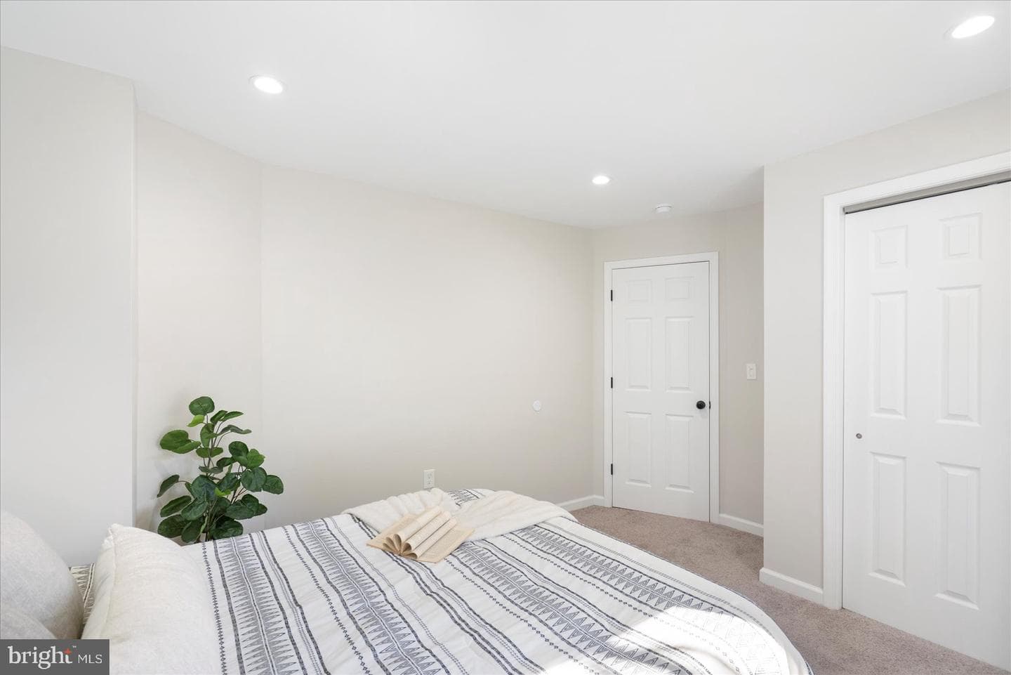5218 Cuthbert Avenue photo 17