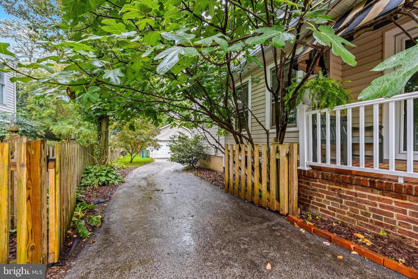 307 E Lake Avenue photo 3