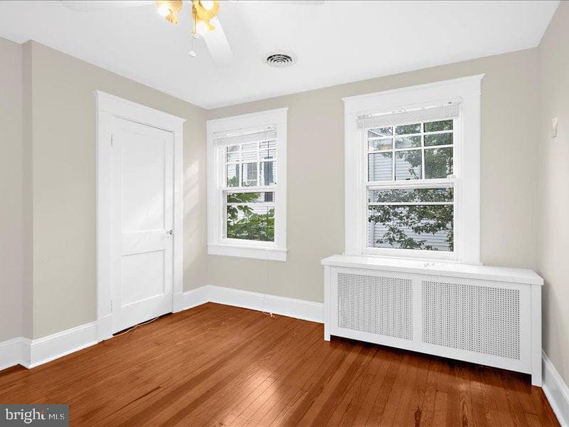 307 E Lake Avenue photo 36