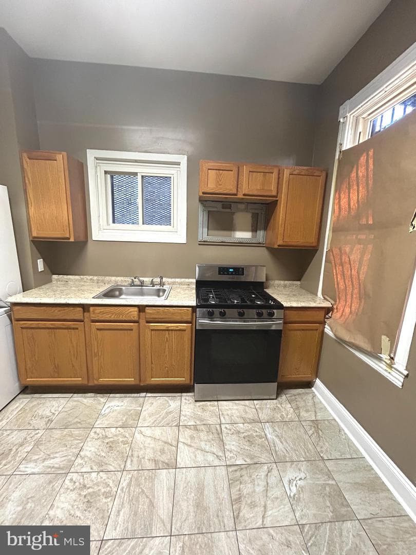 1819 N Mount Street photo 6