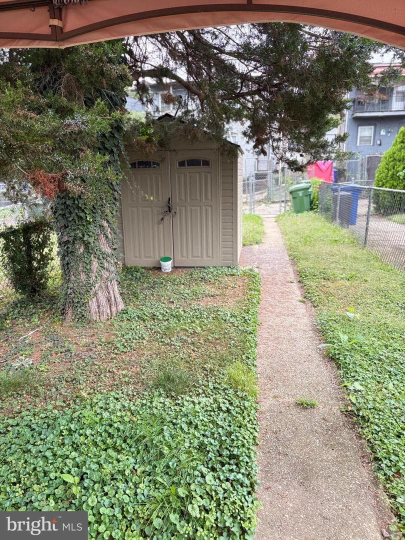 2647 Rayner Avenue photo 19