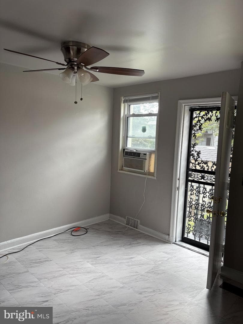 2647 Rayner Avenue photo 2