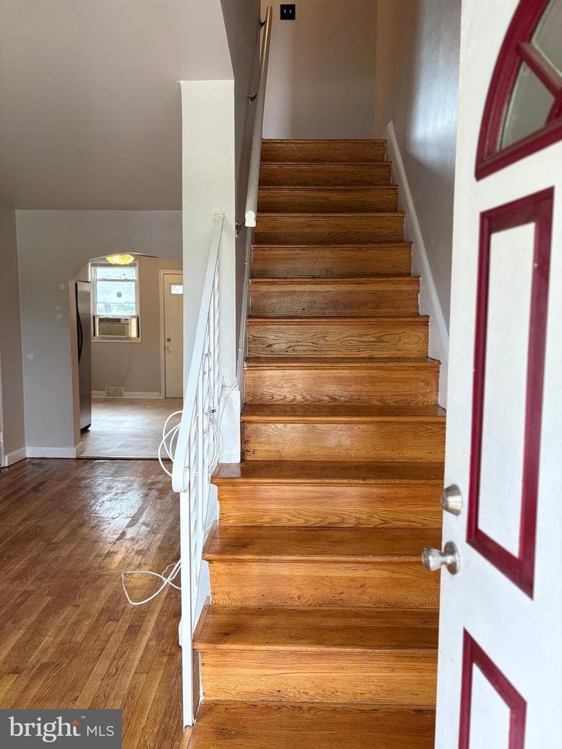 2647 Rayner Avenue photo 4