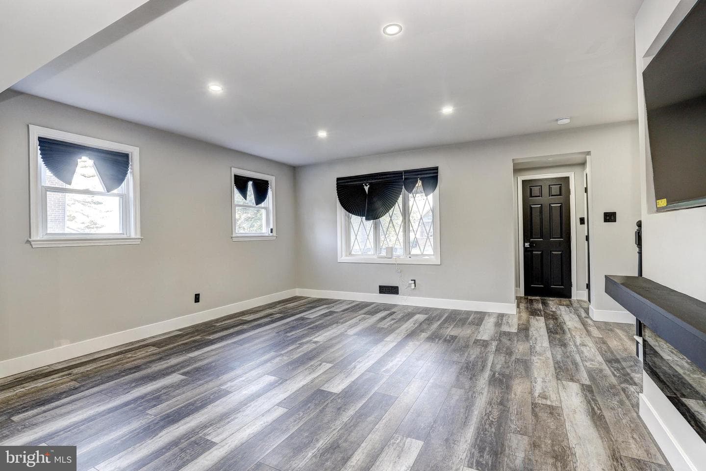 3929 Duvall Avenue photo 10