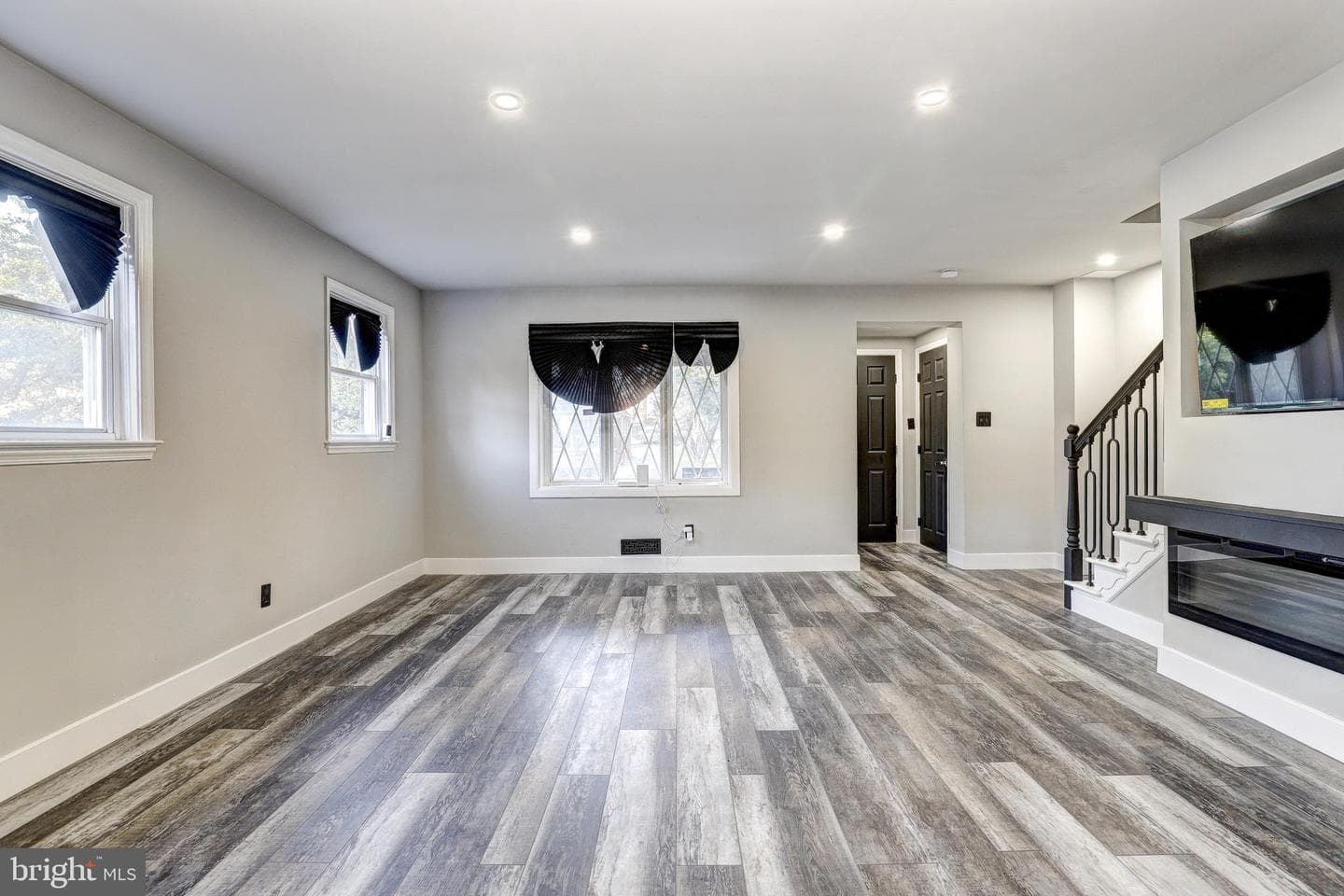 3929 Duvall Avenue photo 8
