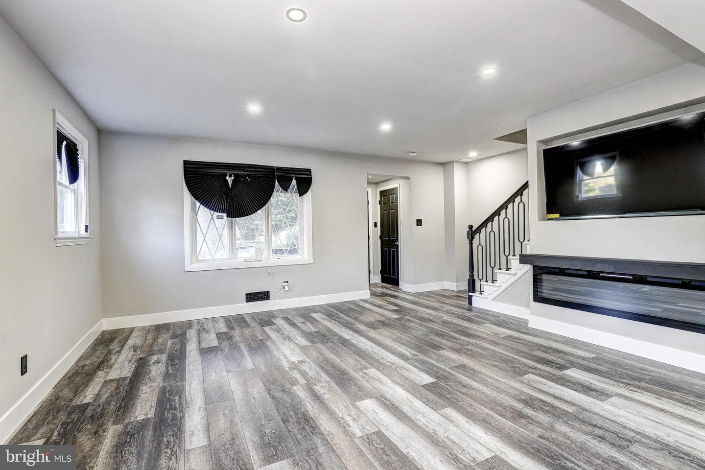 3929 Duvall Avenue photo 9