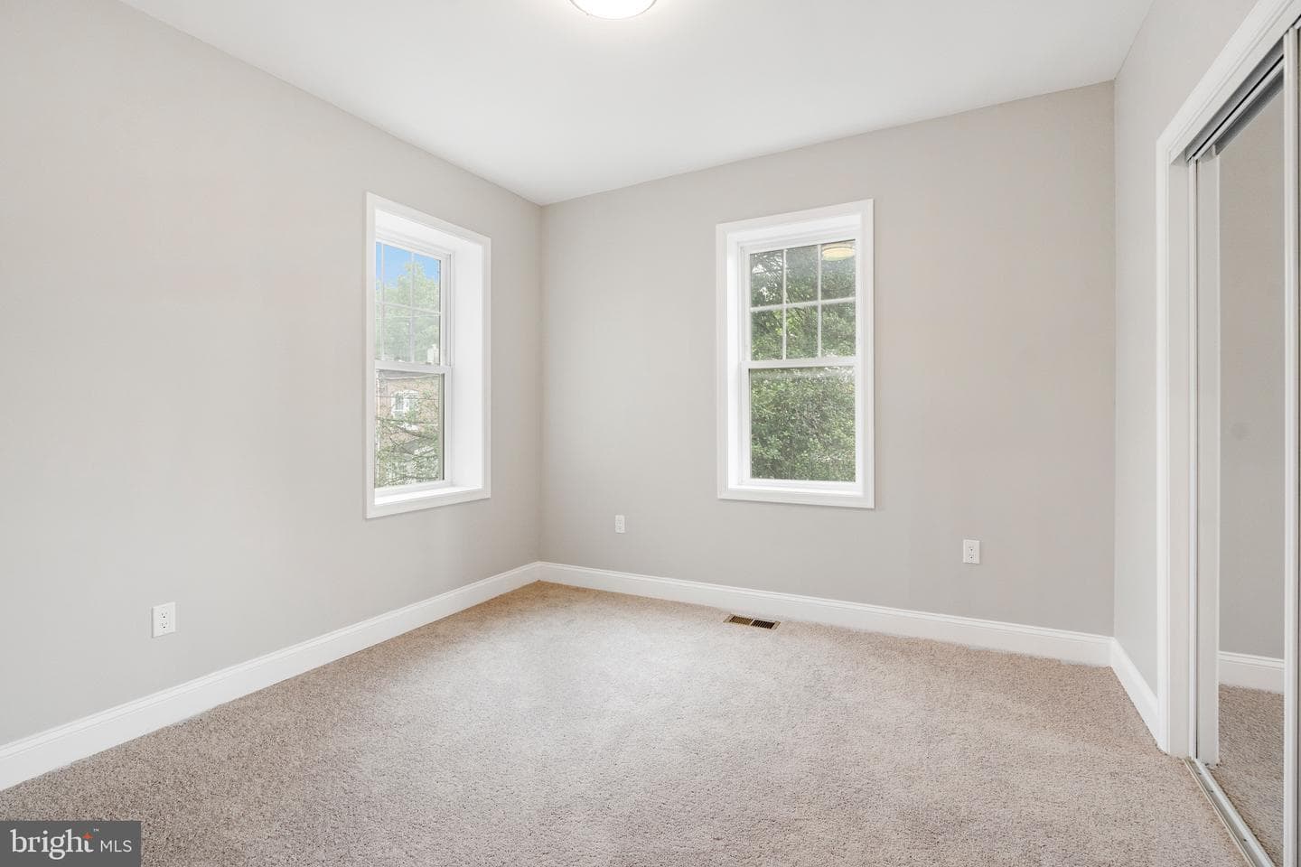 200 W 29th Street W photo 11