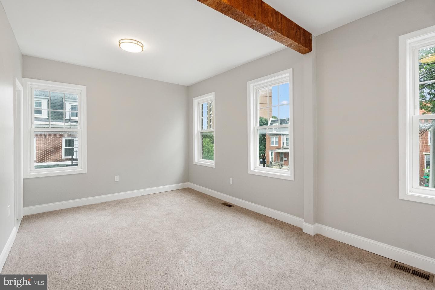 200 W 29th Street W photo 12