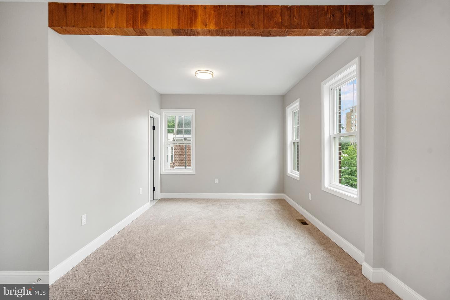 200 W 29th Street W photo 13