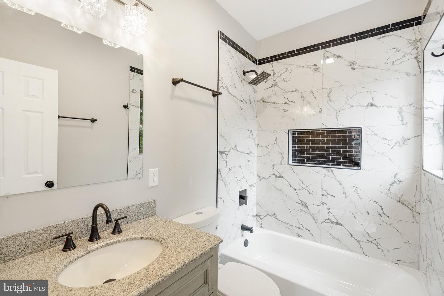 200 W 29th Street W photo 17
