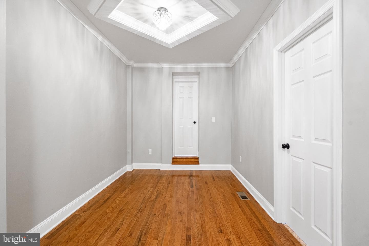 200 W 29th Street W photo 26