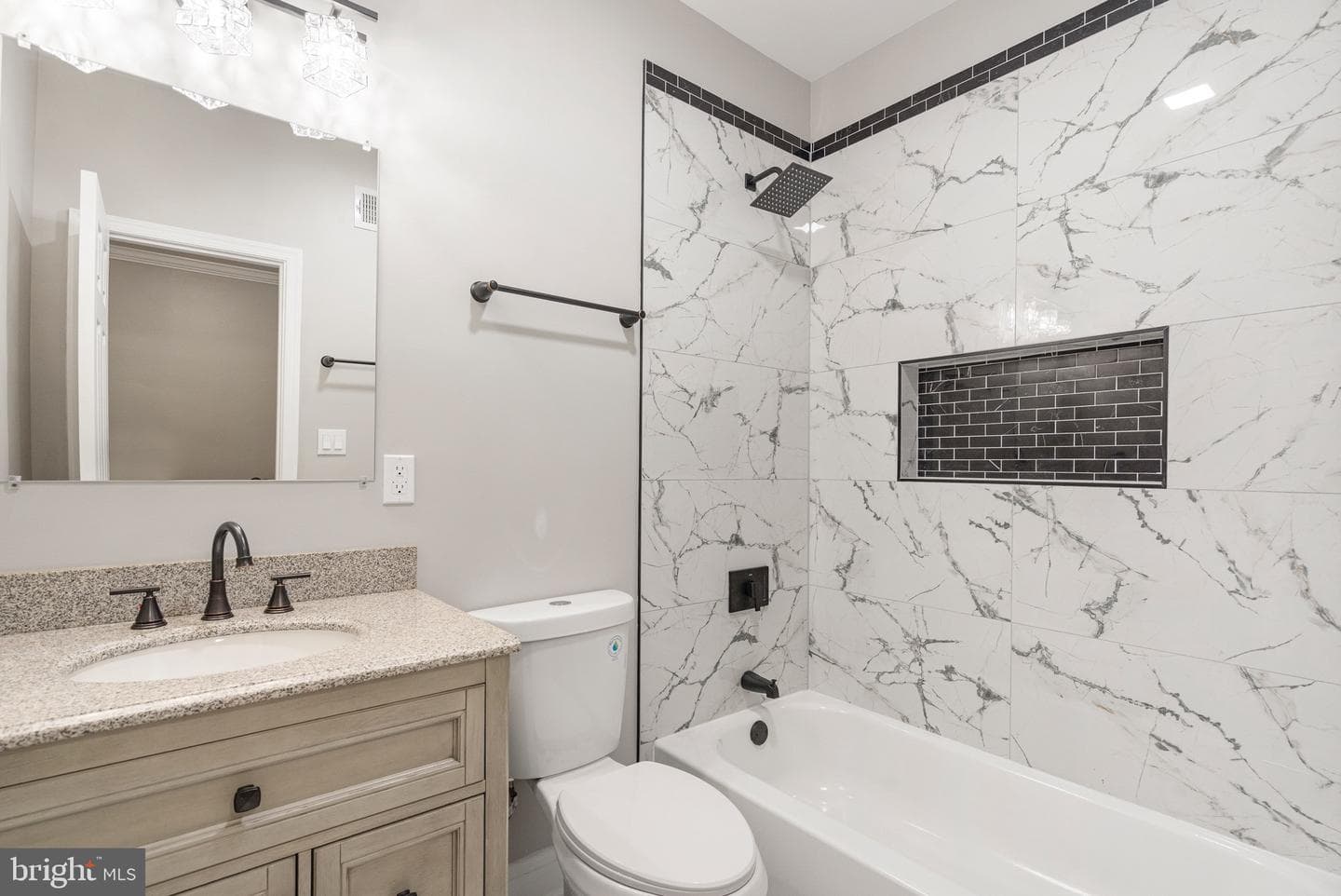 200 W 29th Street W photo 28