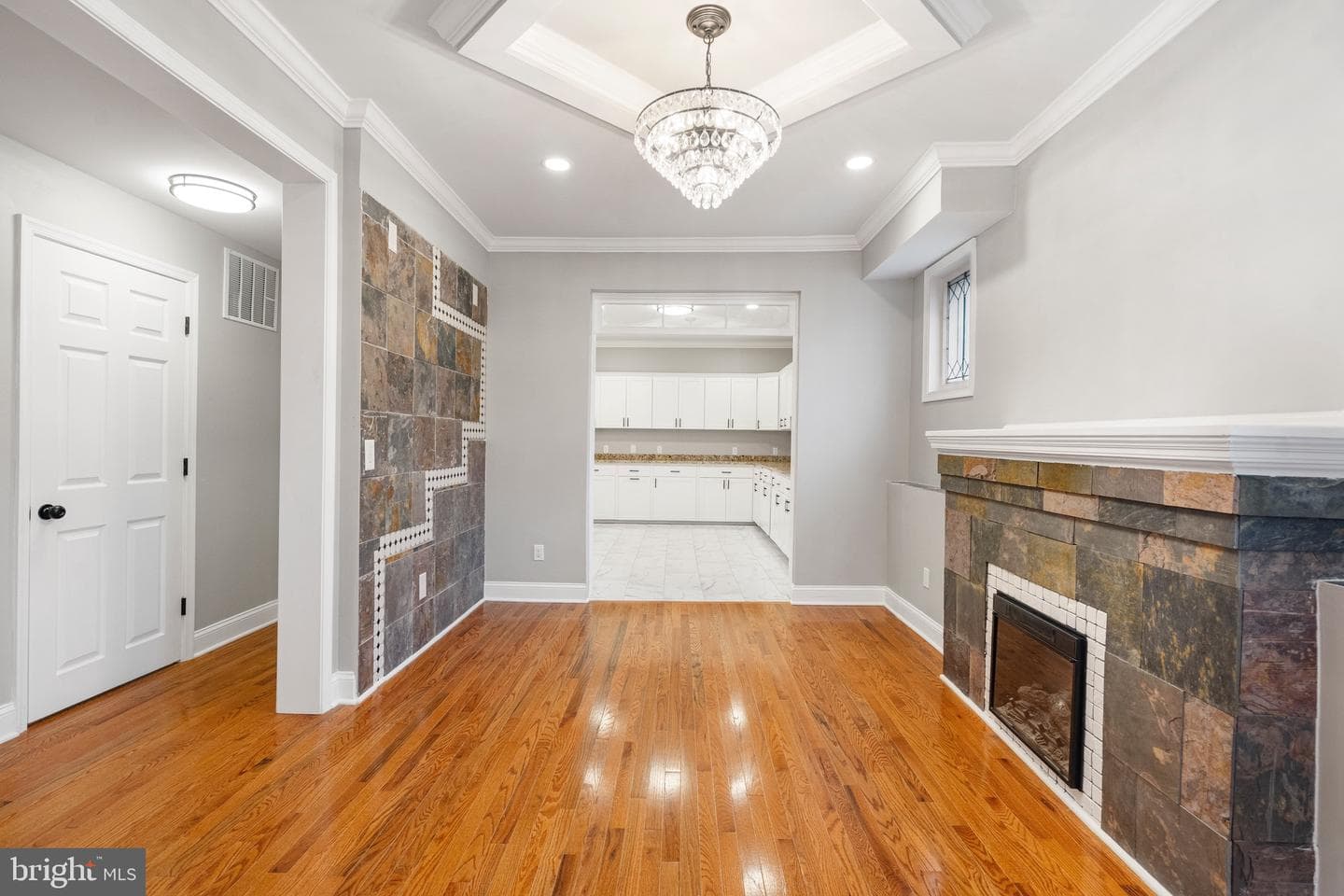 200 W 29th Street W photo 37