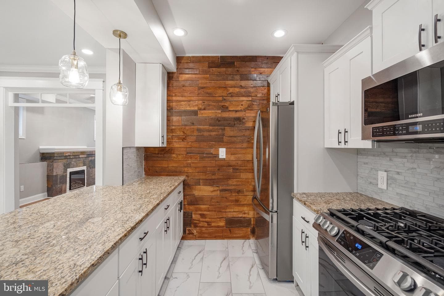 200 W 29th Street W photo 44